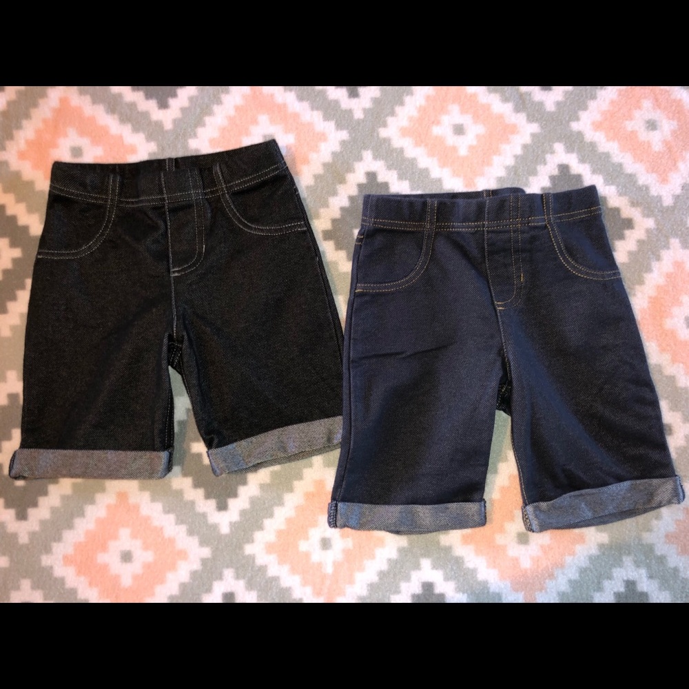 2 PAIRS OF SHORTS